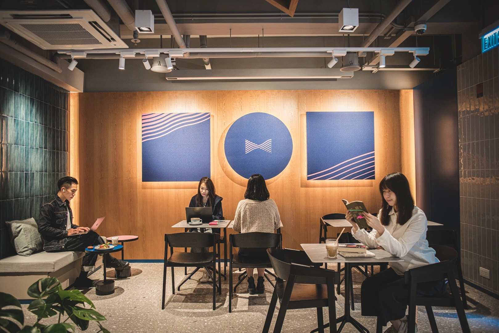 Bow Coffee - Image 1