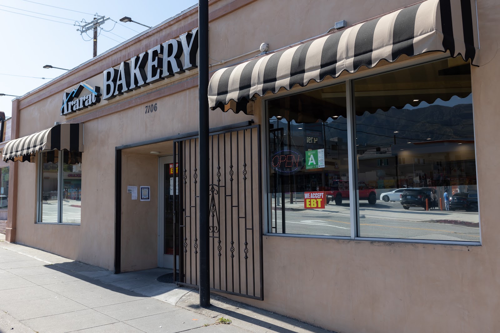 Ararat Bakery - Image 1
