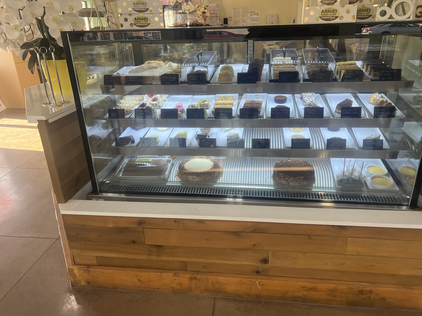 Arnie's Bakery & Cafe - Image 1
