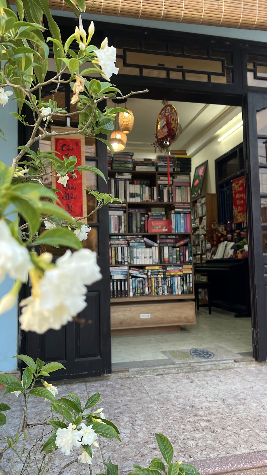 Avocado Bookstore & Cafe - Image 1