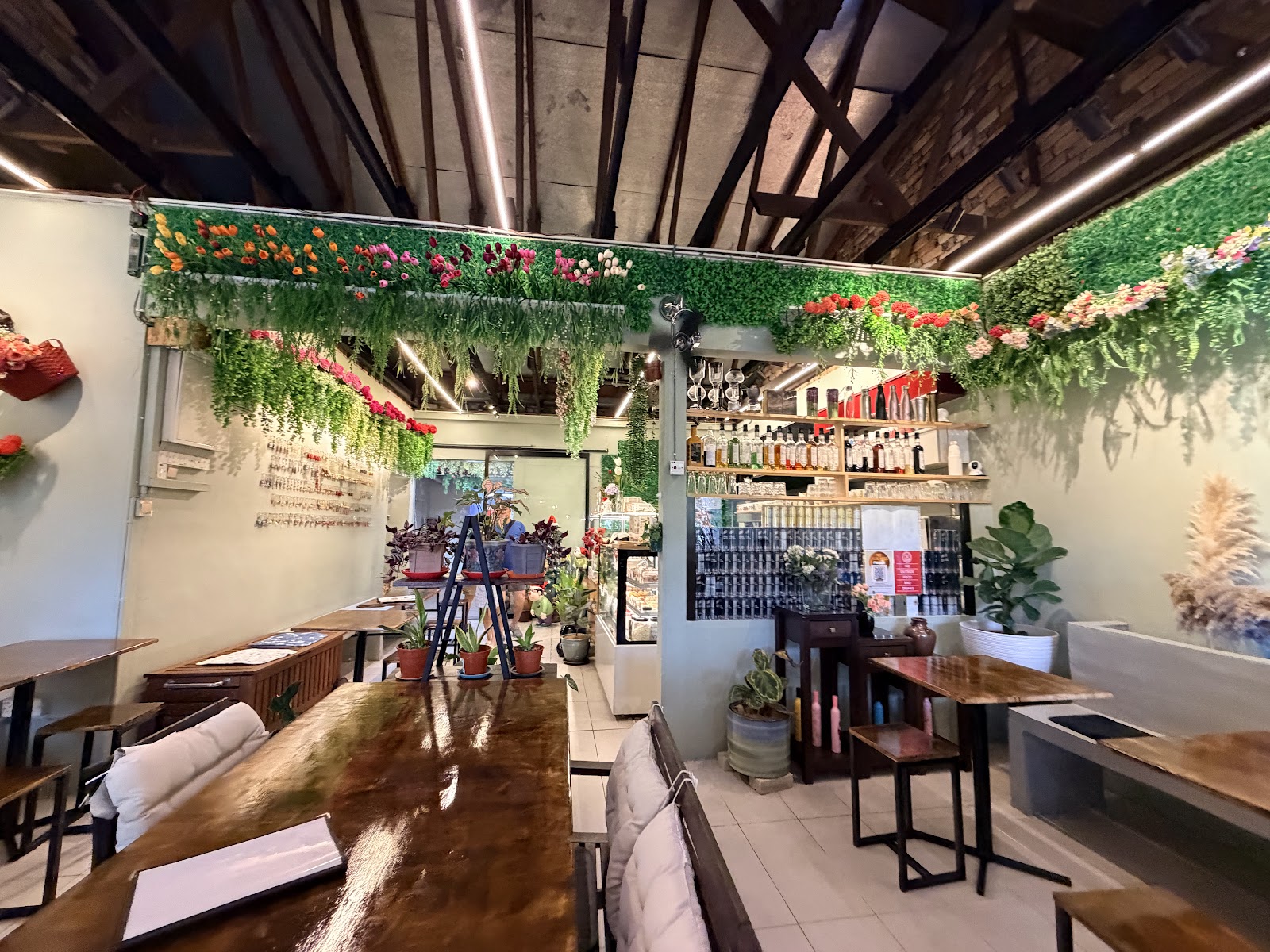 Baker's Barn Bakery & Cafe - Image 1