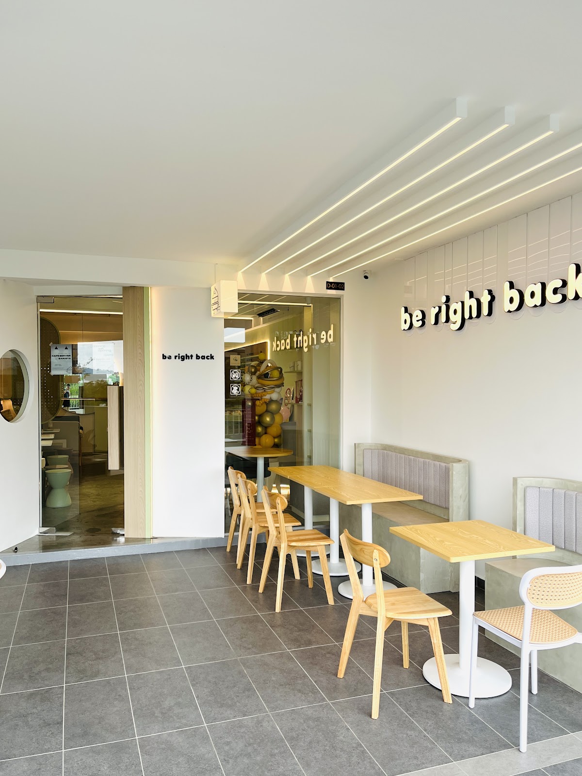 be right back café • Cakes, made fresh - Image 1