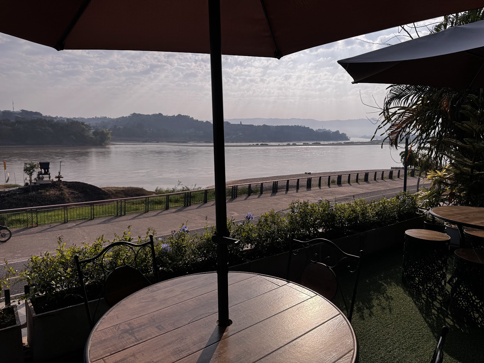 Beyond Sky Cafe @Chiang Khong - Image 1