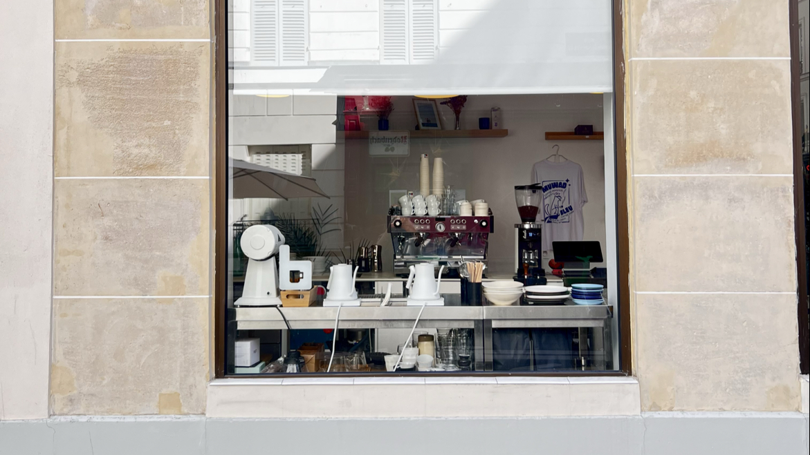 Bleu Coffee Shop - Image 1