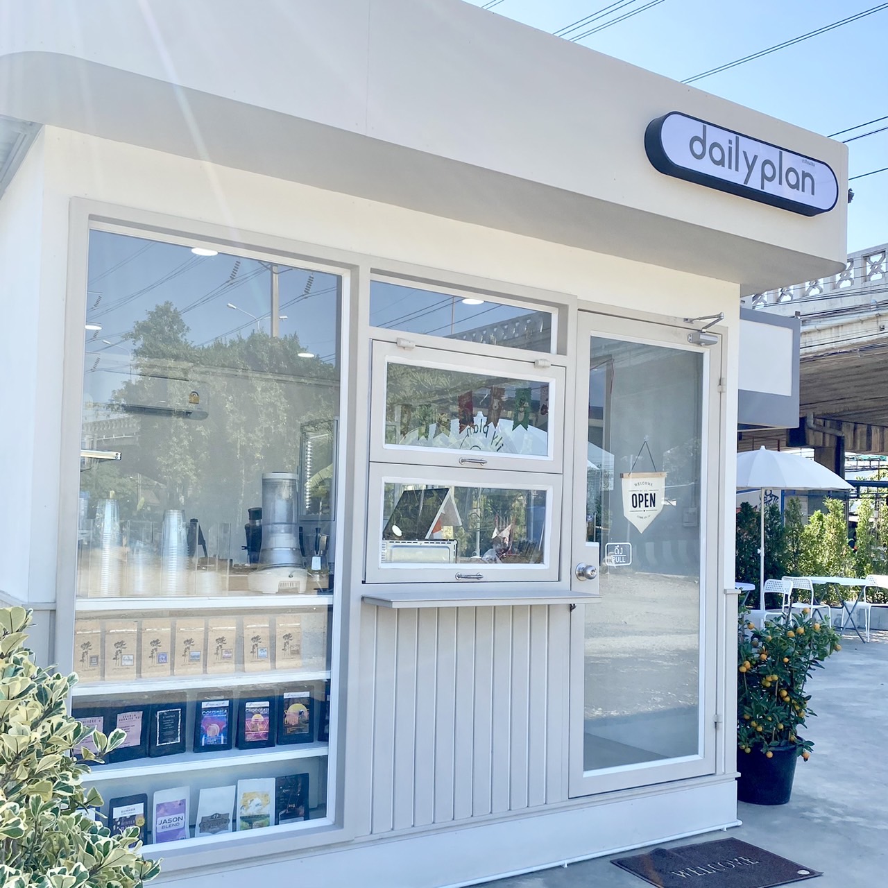 Dailyplan cafe - Image 1