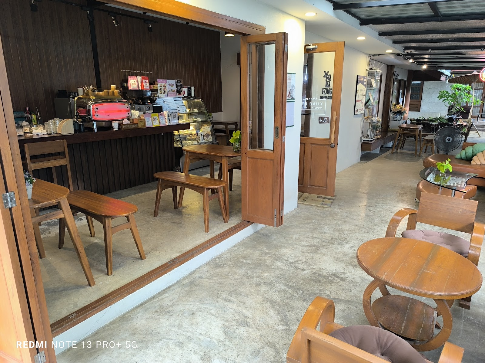 Fong Coffee and Craft Cacoa - Image 1