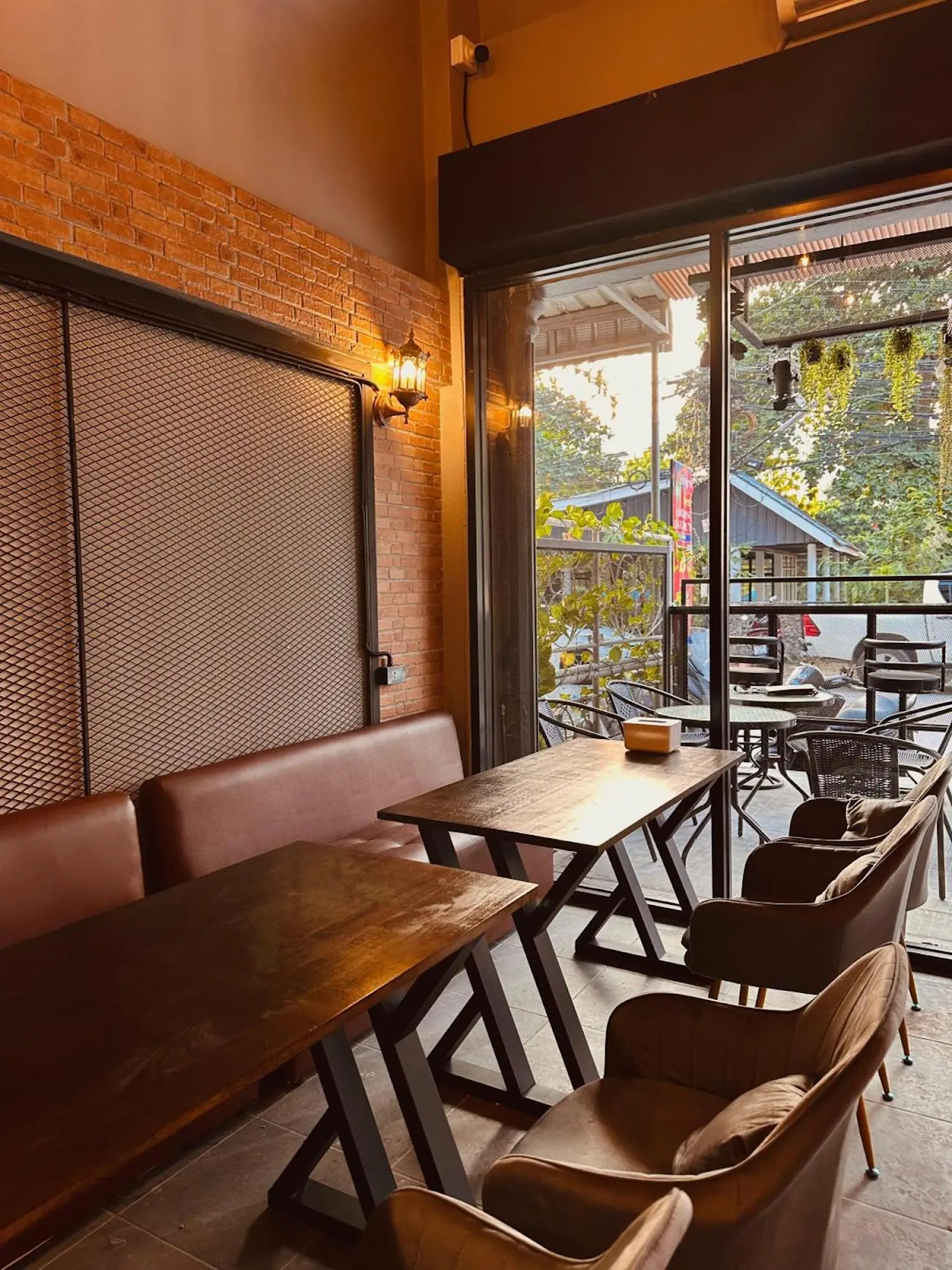 Friends Station Cafe - Image 1