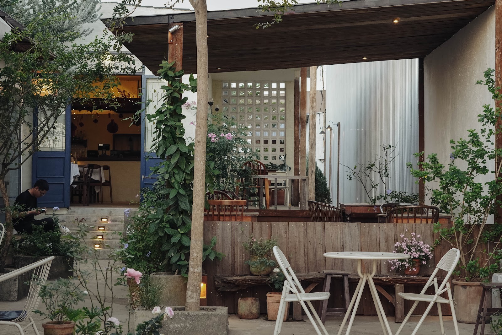 High Cafe' - Image 1