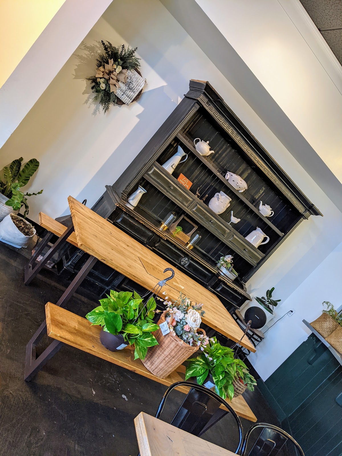 Hojas Premium Tea House - Image 1