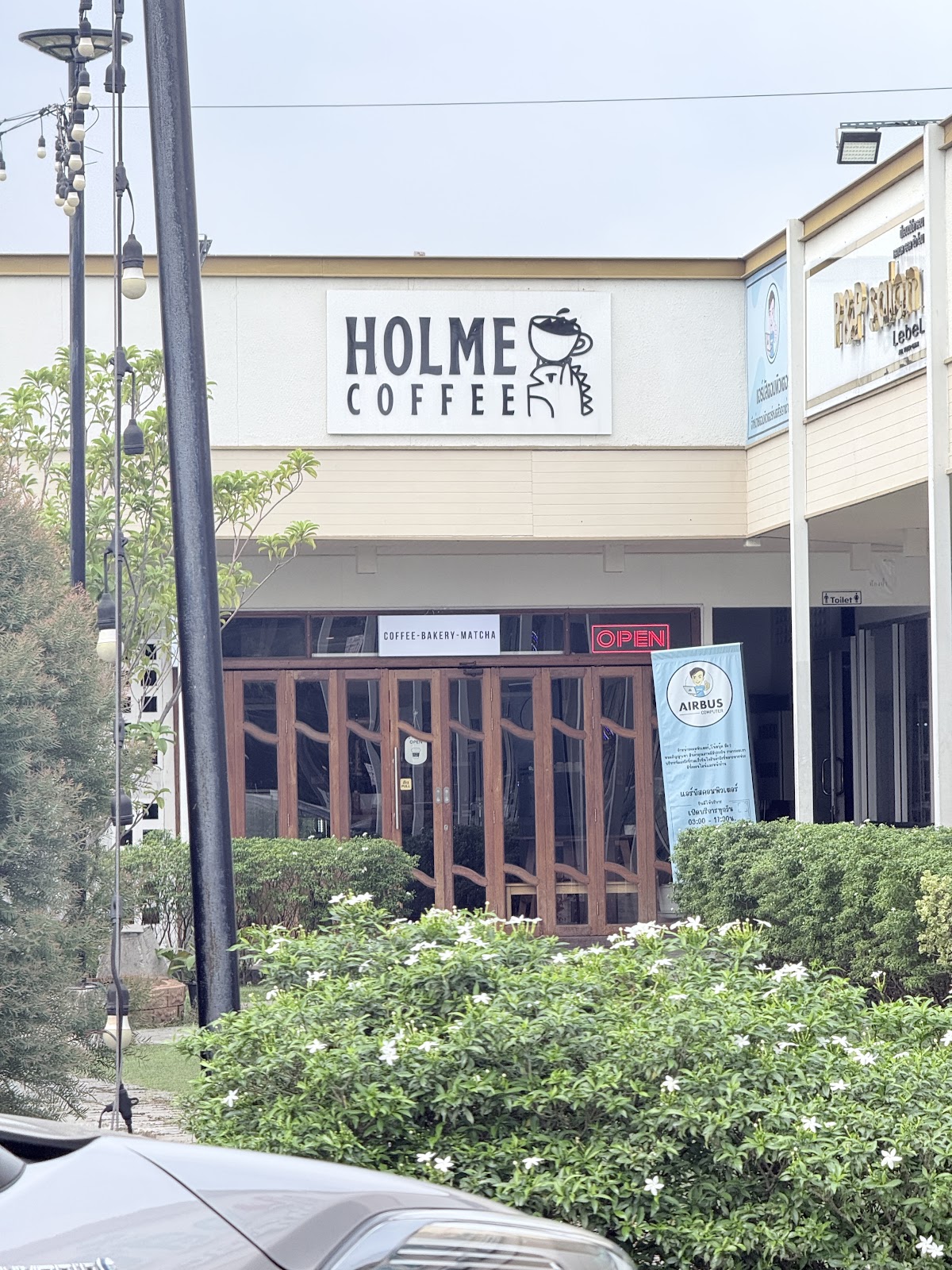 Holme Coffee And Bar - Image 1
