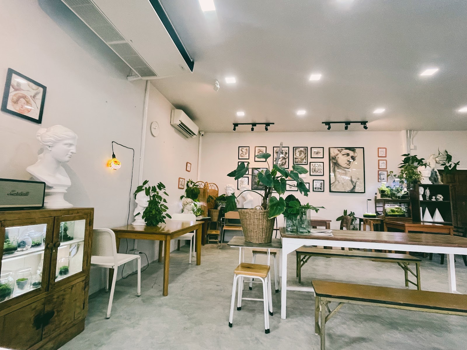 IED ART Studio l art x coffee l - Image 1