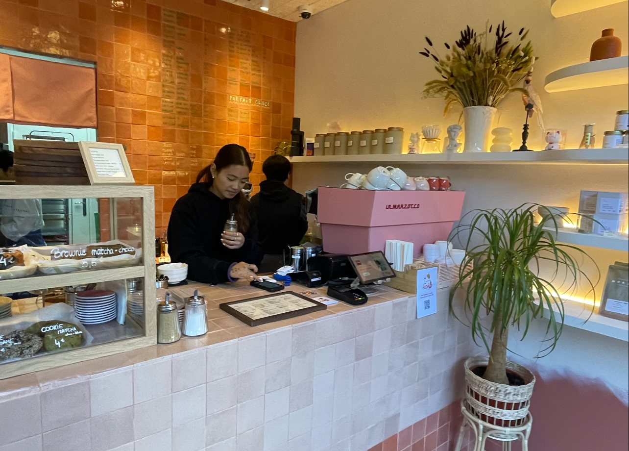 KOKO Coffee Shop - Canal - Image 1