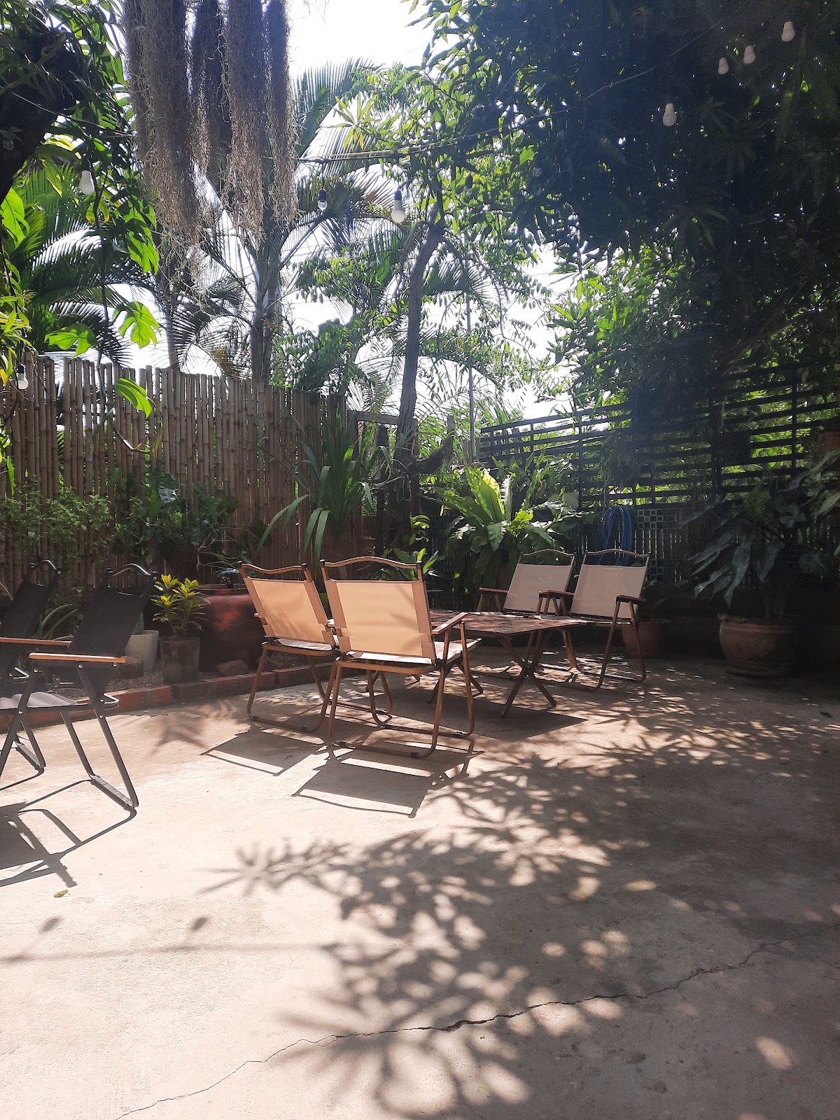 Le Café Chez Nous - Image 1
