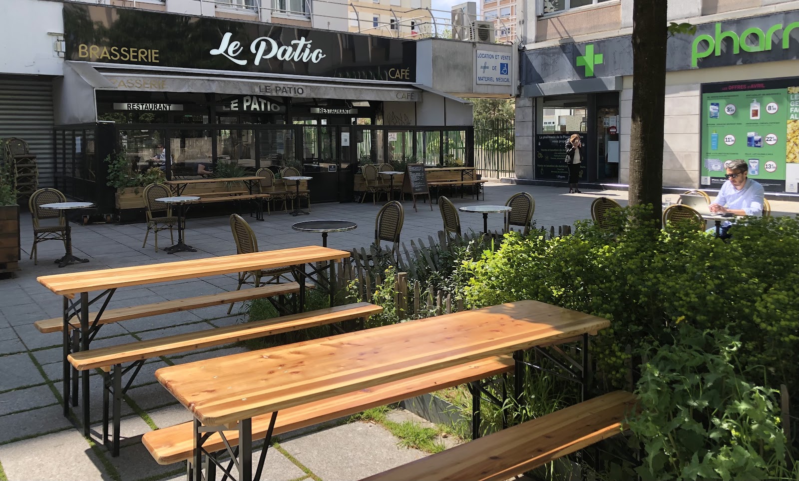 Le Patio - Image 1