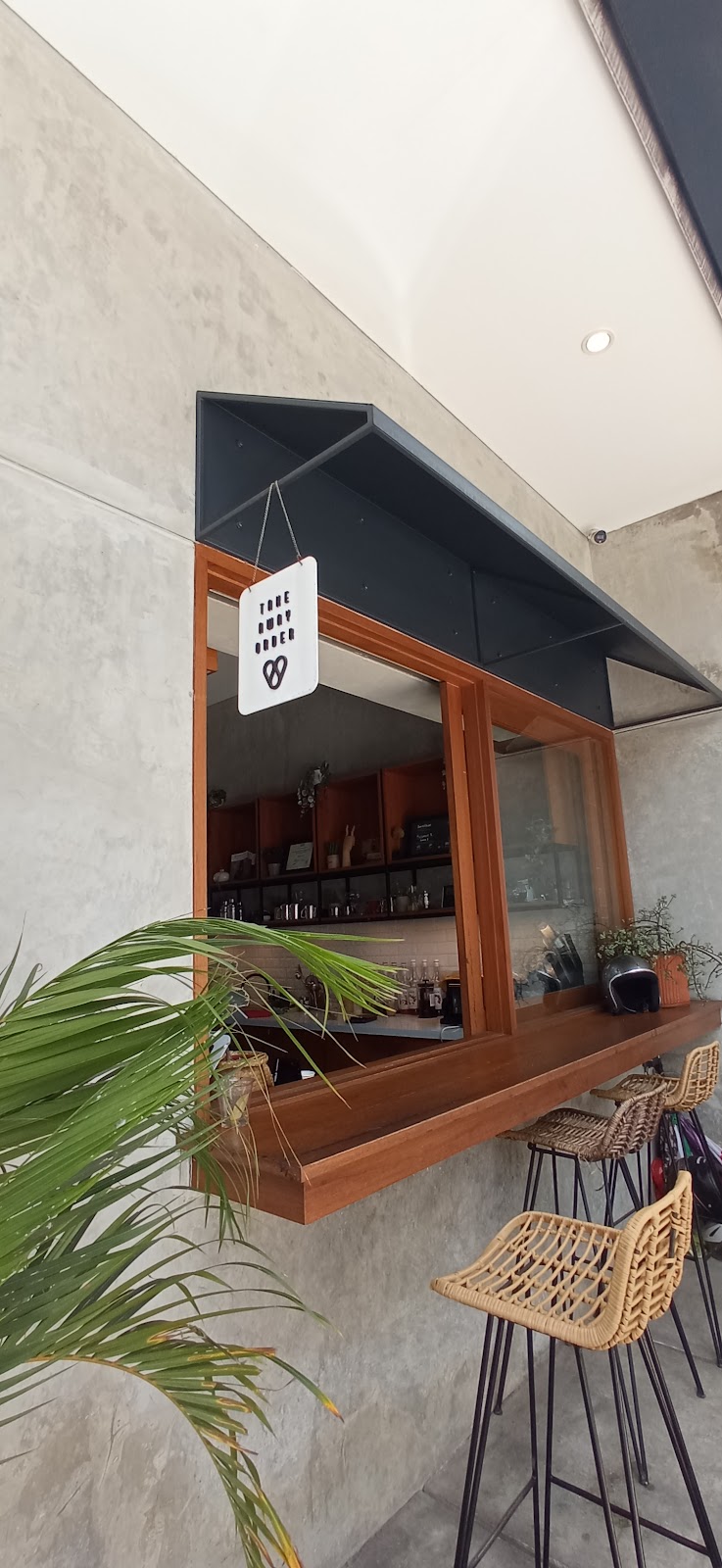 Massuka Coffee and Eatery - Image 1
