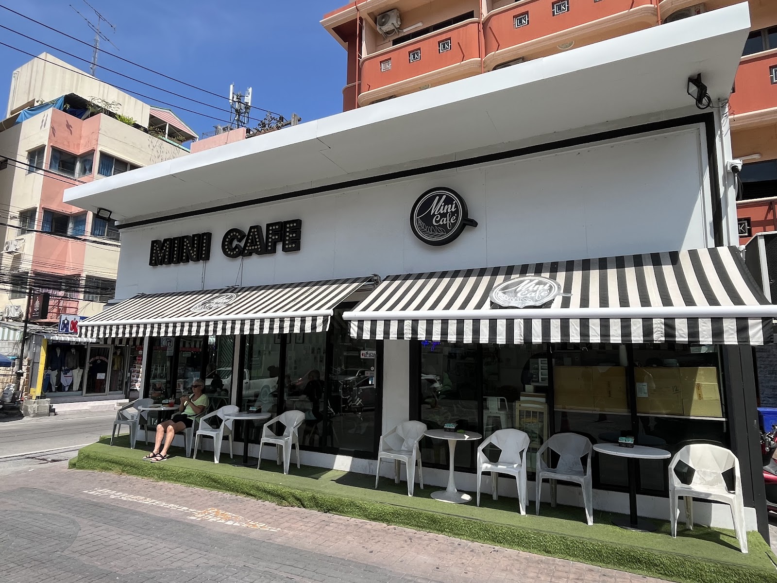 Mini Cafe Pattaya - Image 1