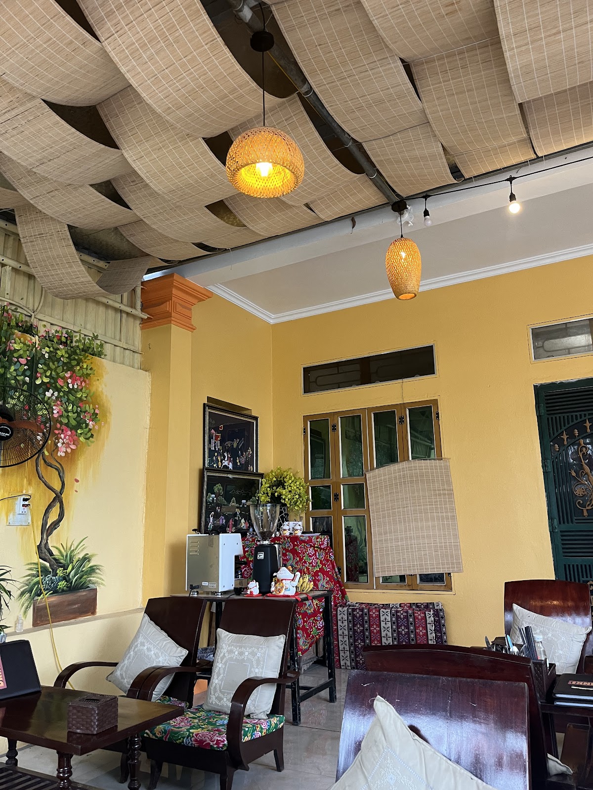 Mint Coffee & Food - Image 1