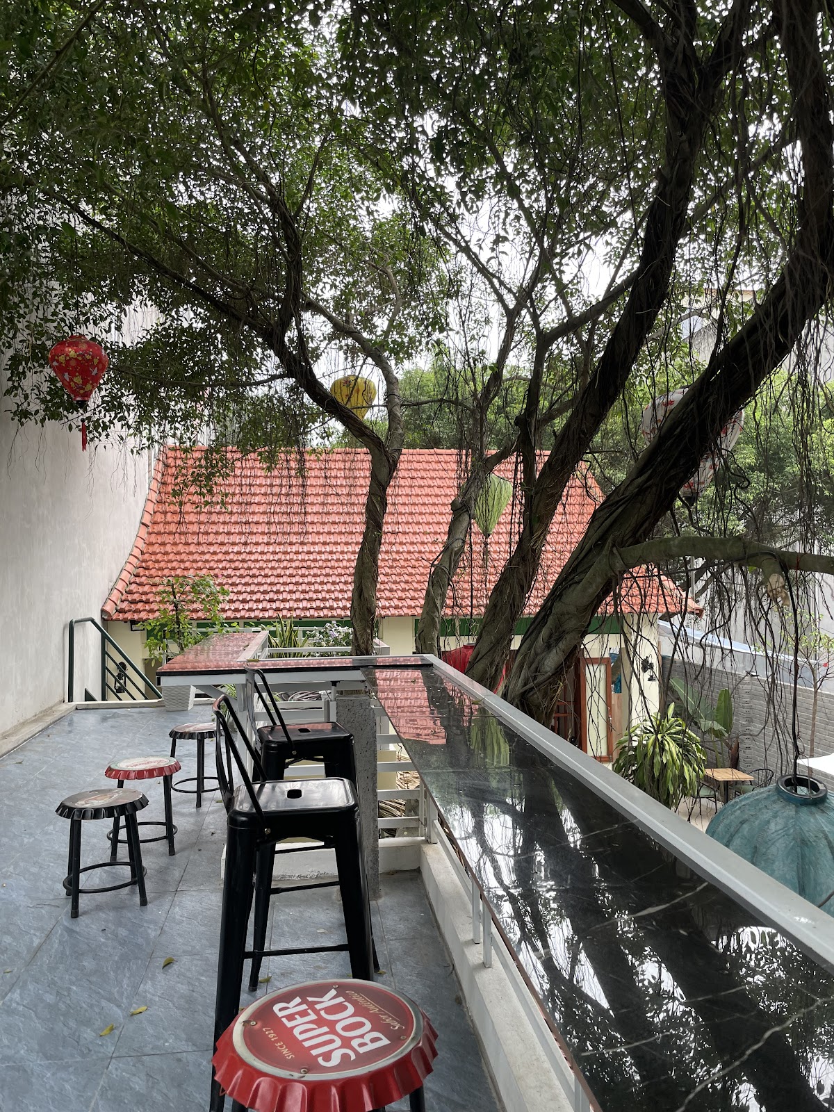 Na’s Cafe & Cocktail House - Image 1