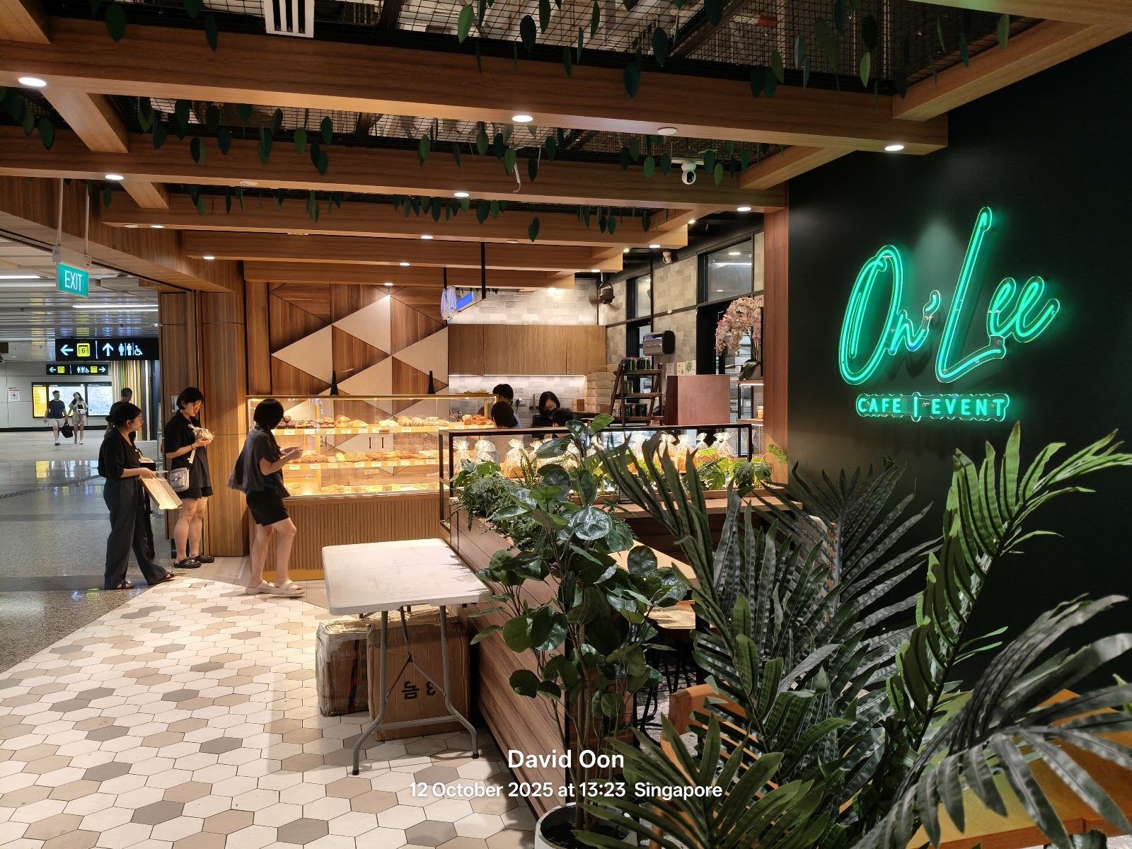 On'Lee Cafe - Image 1