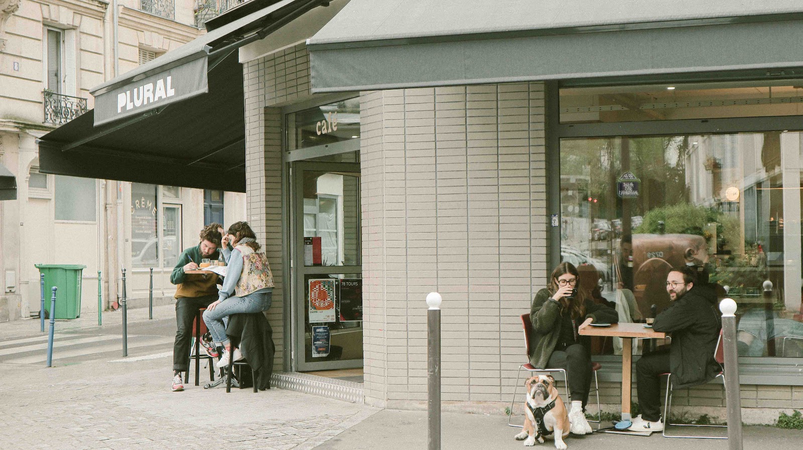 Plural coffee shop - Image 1