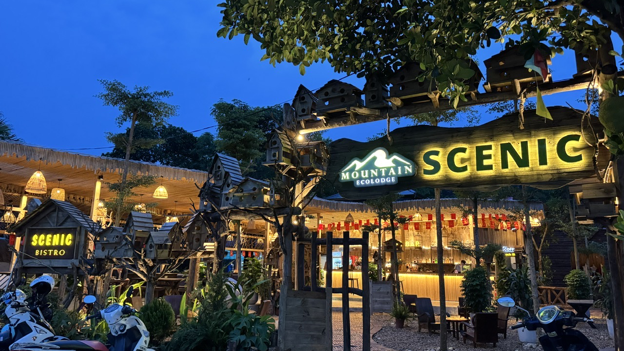 Scenic Bistro - Image 1