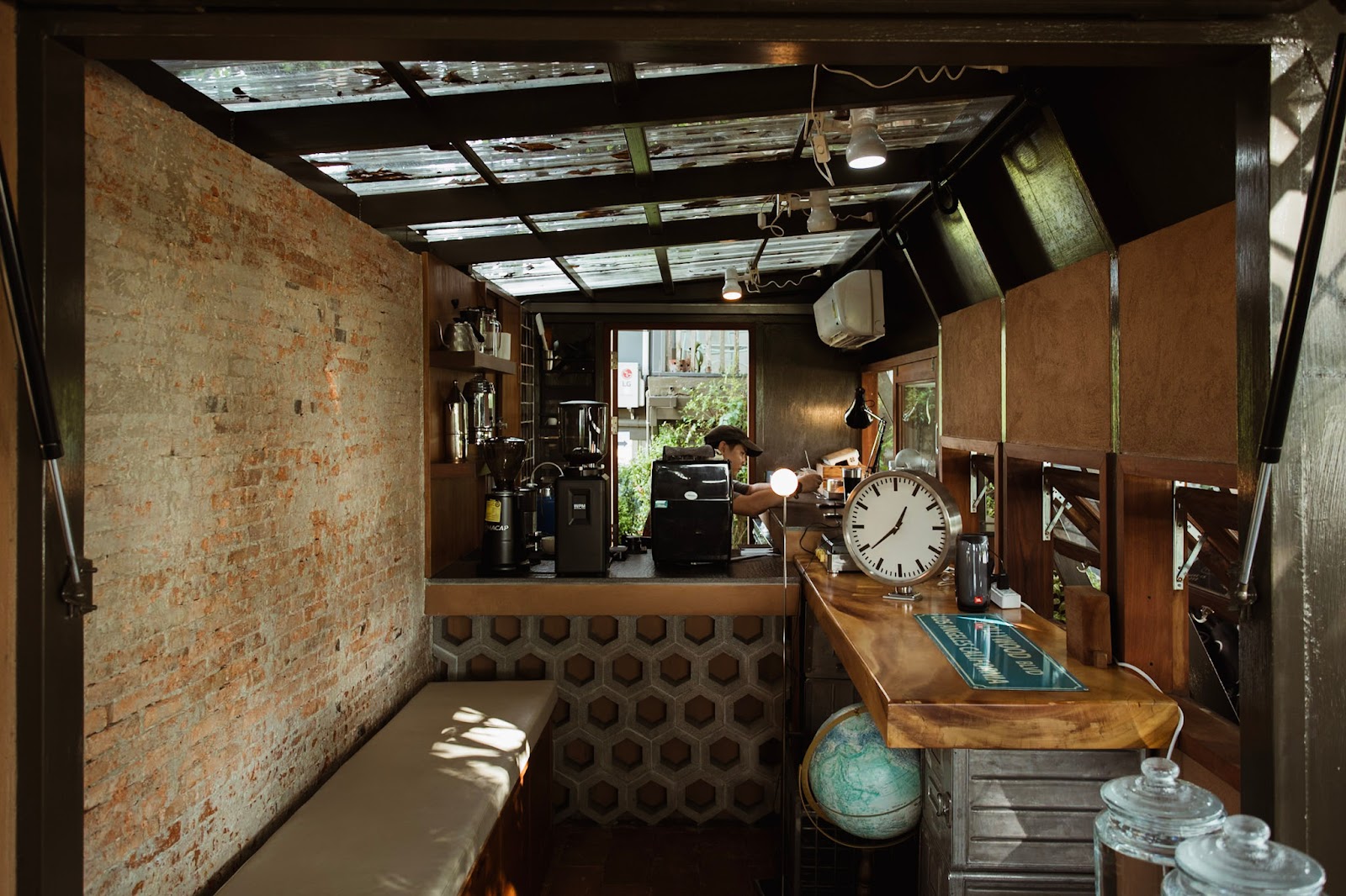 Studio-Ground - Image 1
