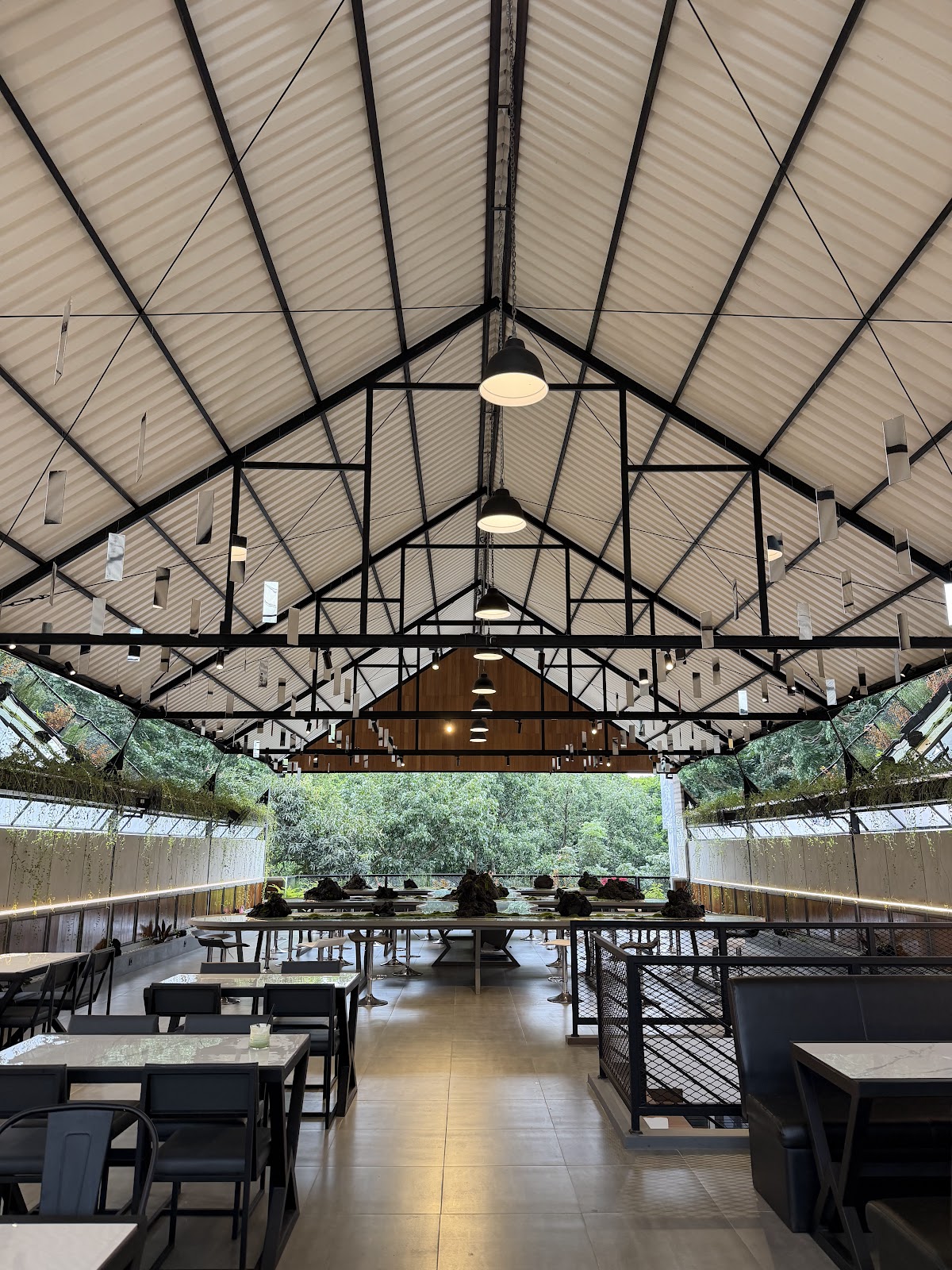 SUI Cafe - Image 1