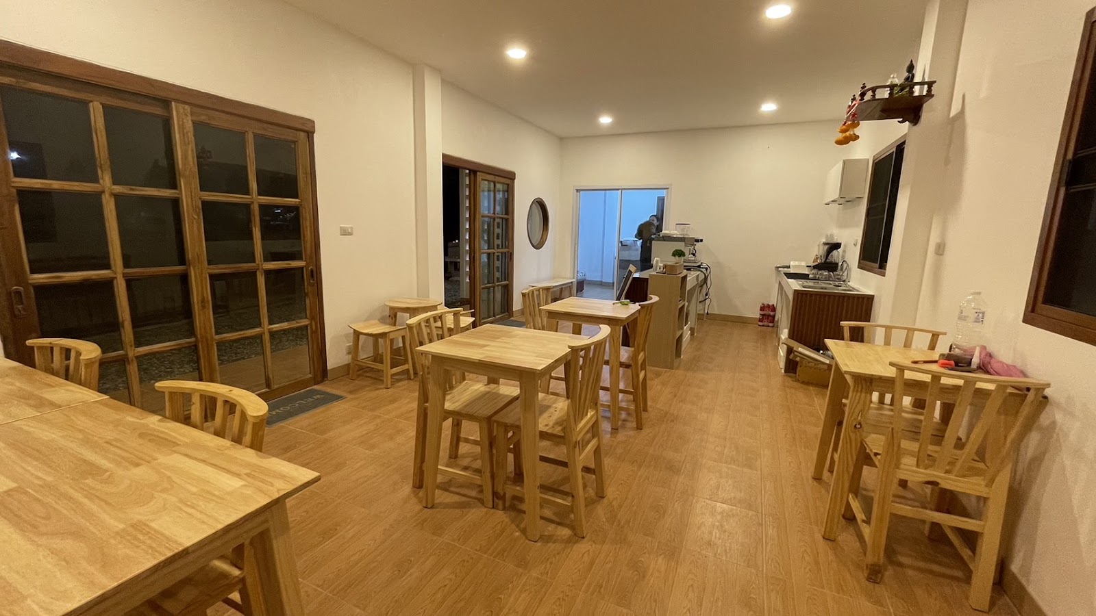 The Corner Coffee House ร้านกาแฟหัวมุม - Image 1