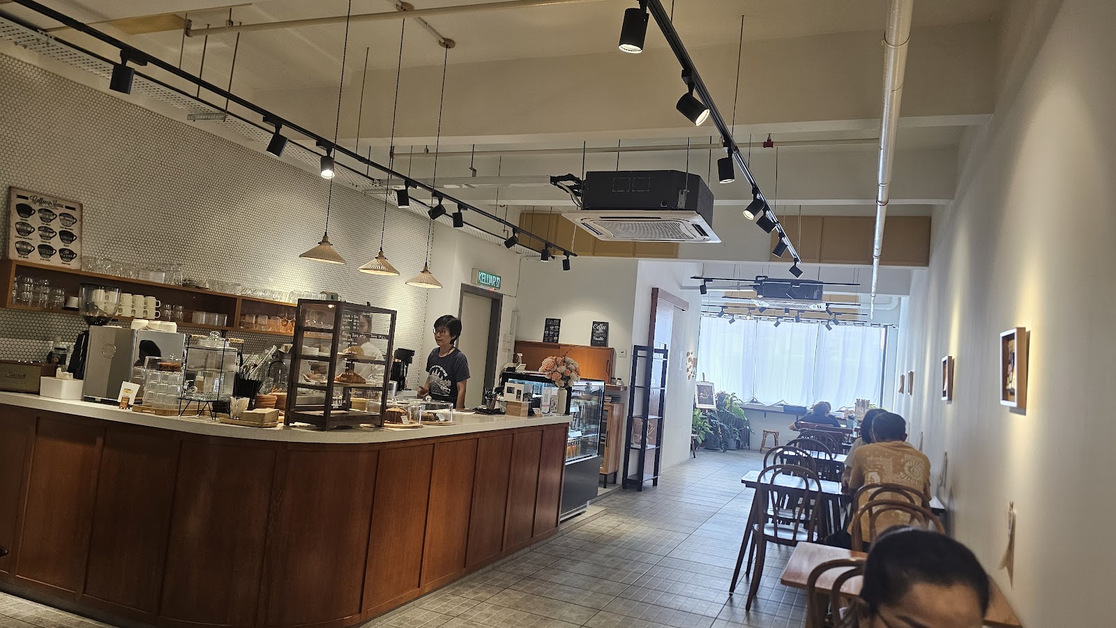 The Daily Grind Cafe - Image 1
