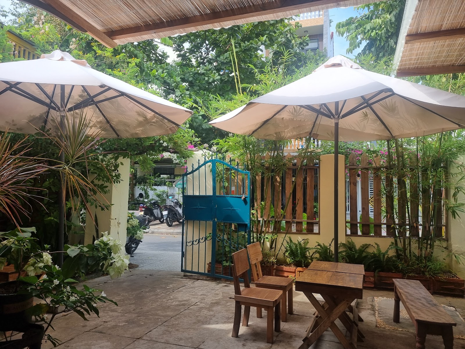 Thêu Cafe & Beer - Image 1