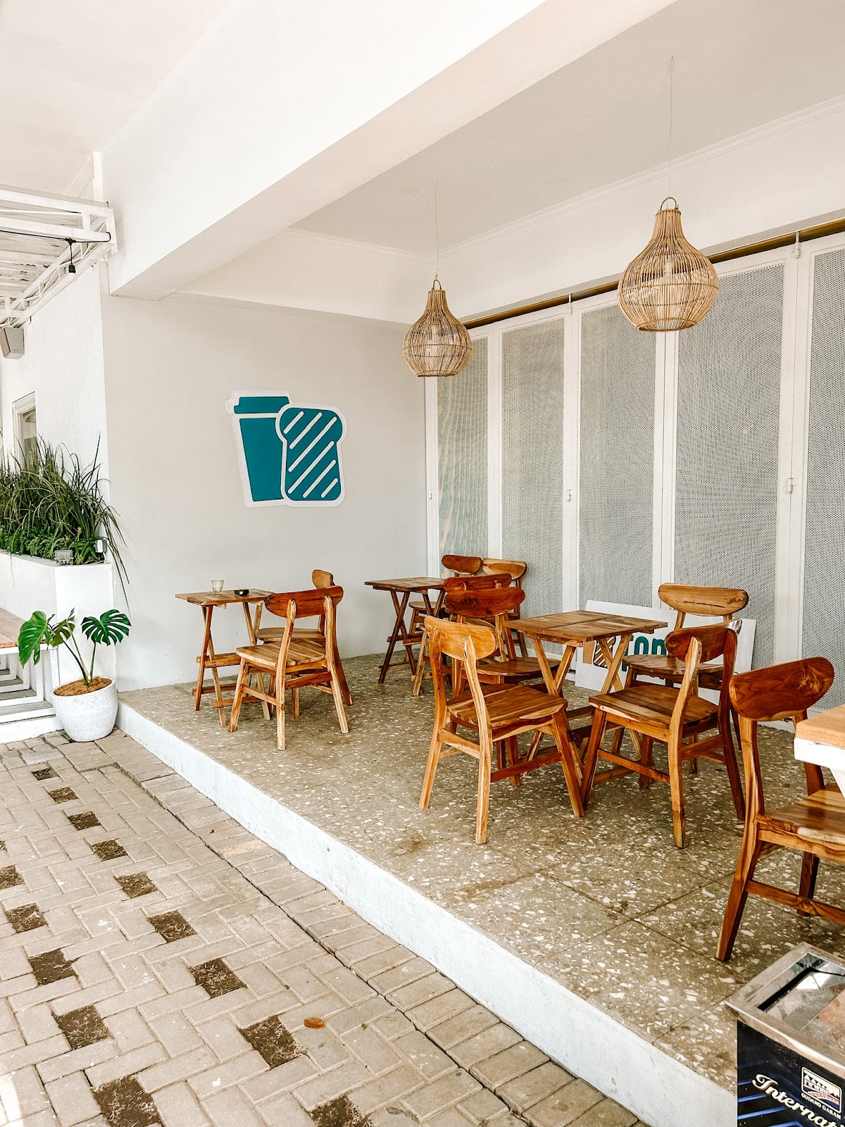 TOMS Coffee & Toast - Sunda - Image 1