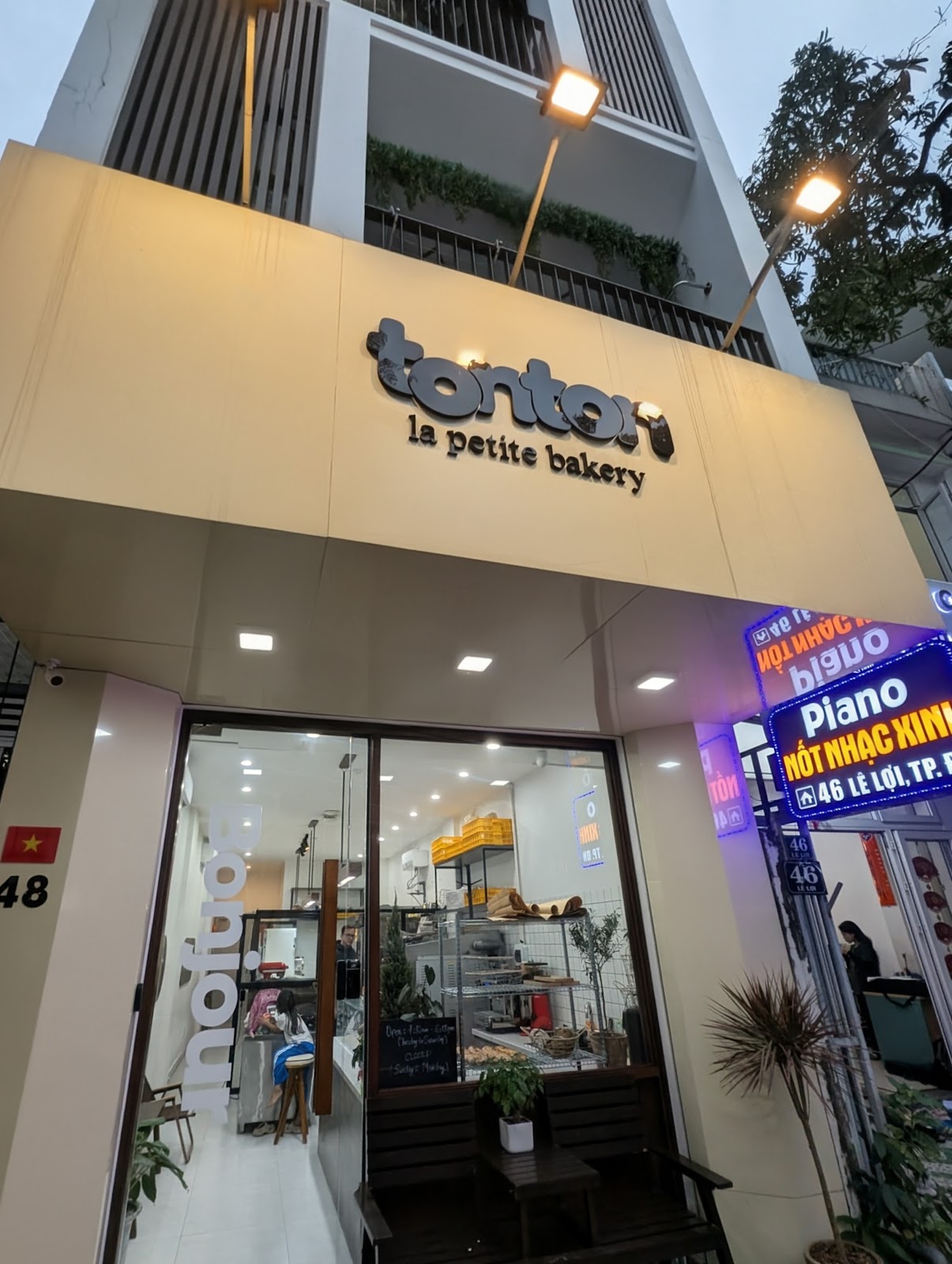 Tonton La Petite Bakery - Image 1