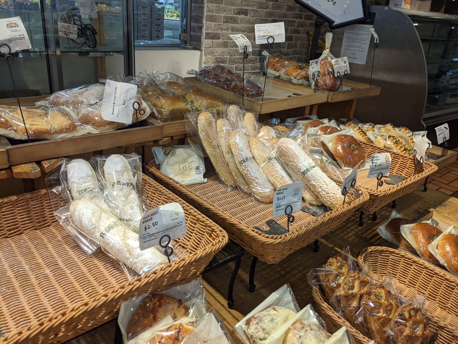 TOUS les JOURS Bakery Café - Northridge - Image 1