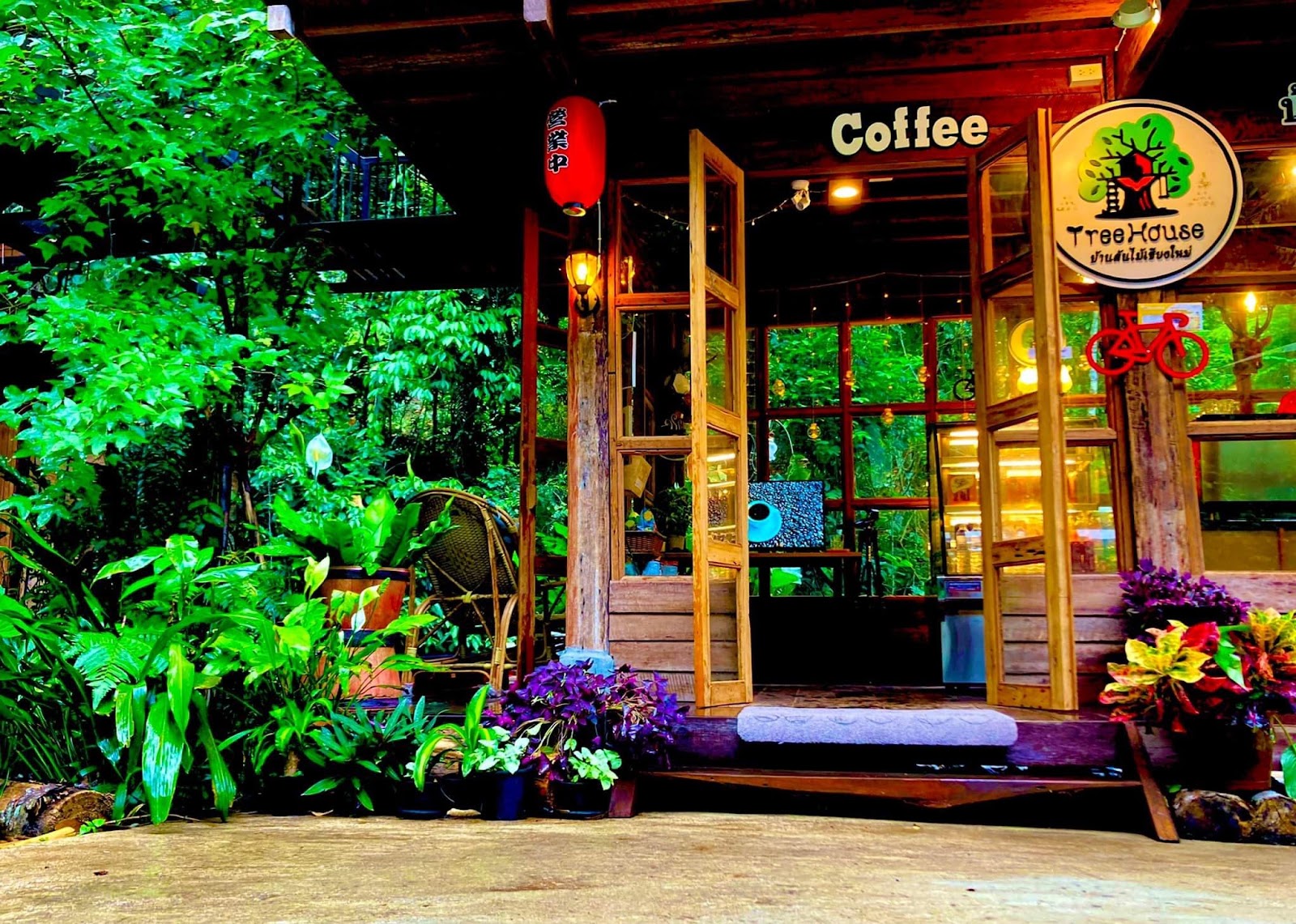 Tree House Cafe - Image 1