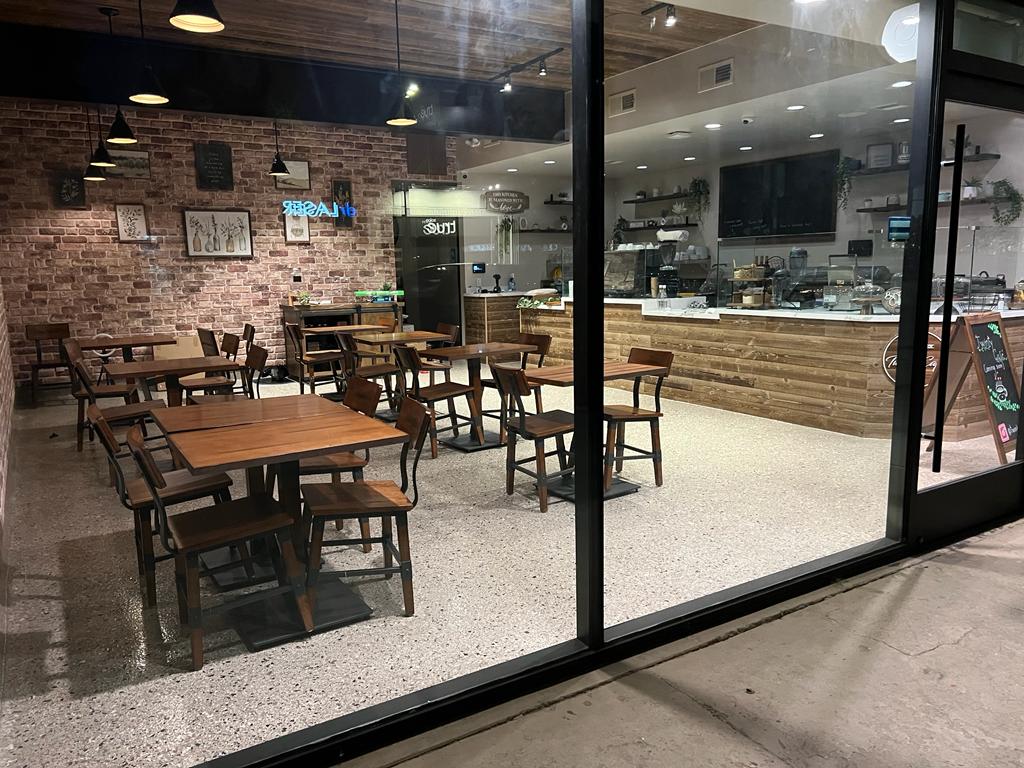 Twinty Cafe - Image 1