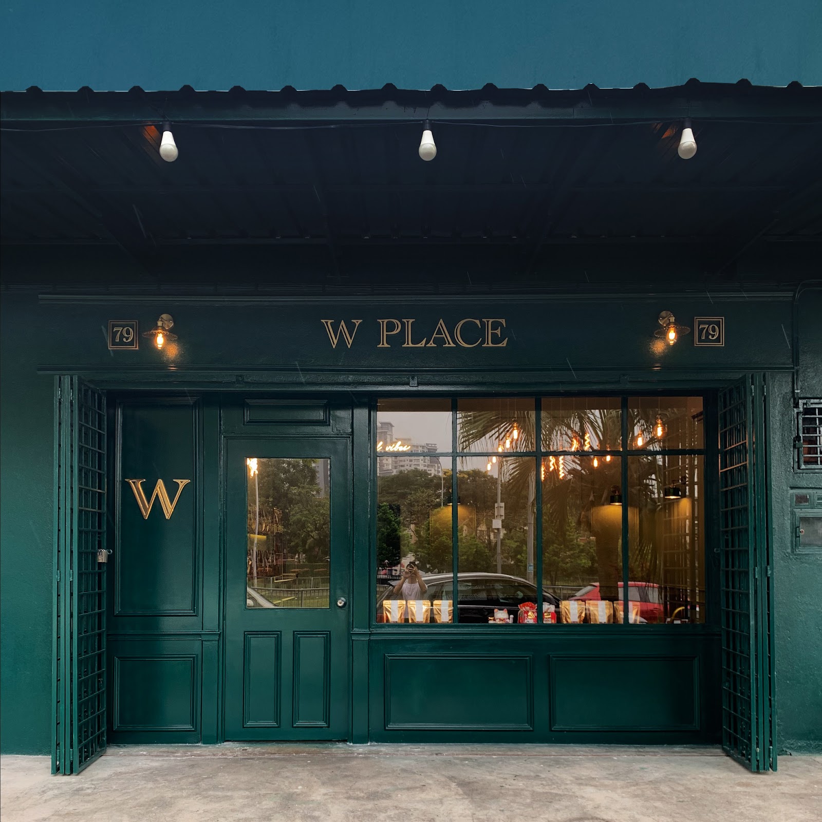 W PLACE | Pet-Friendly Cafe - Image 1