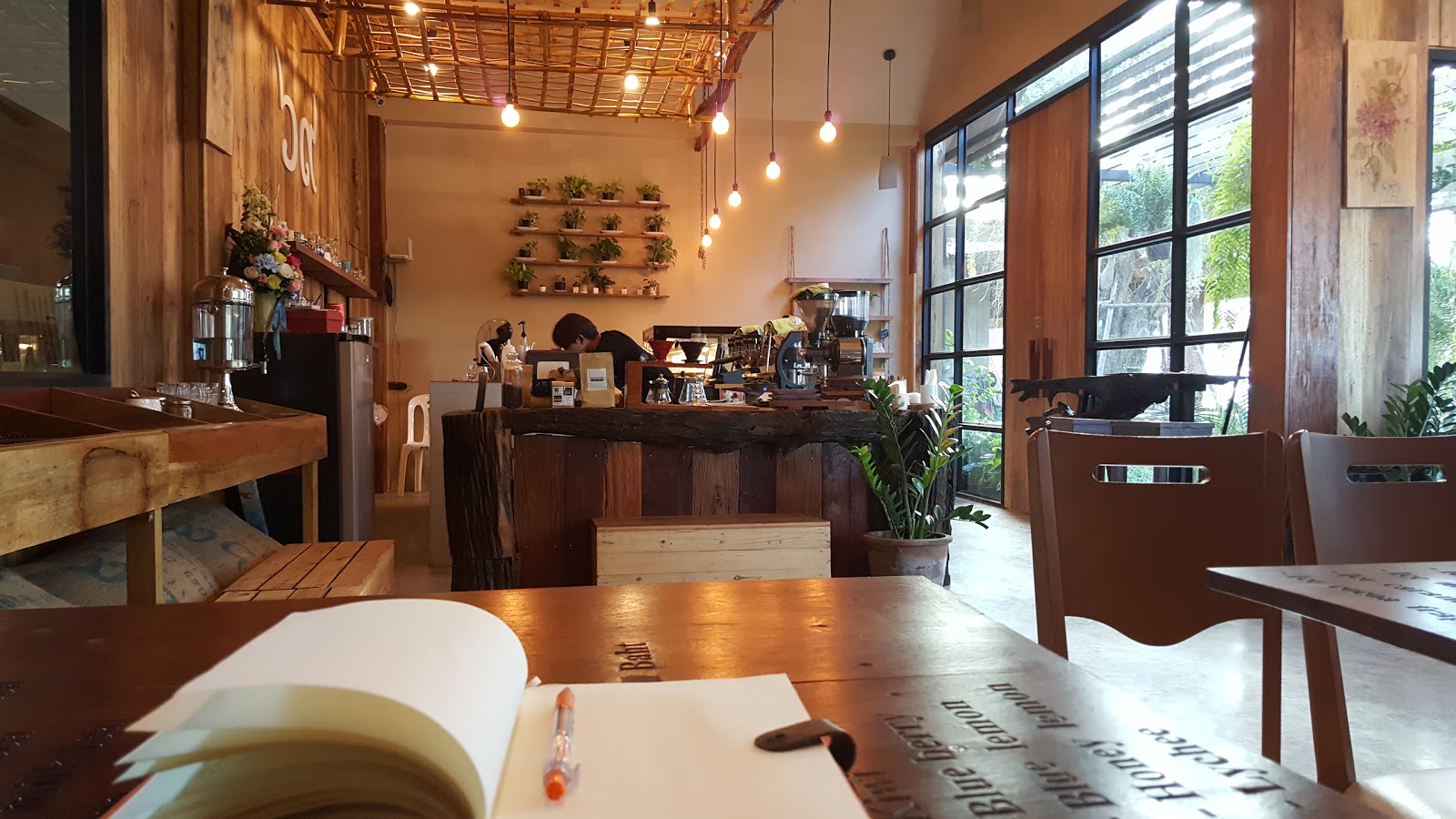 Yayo coffee & bed - Image 1