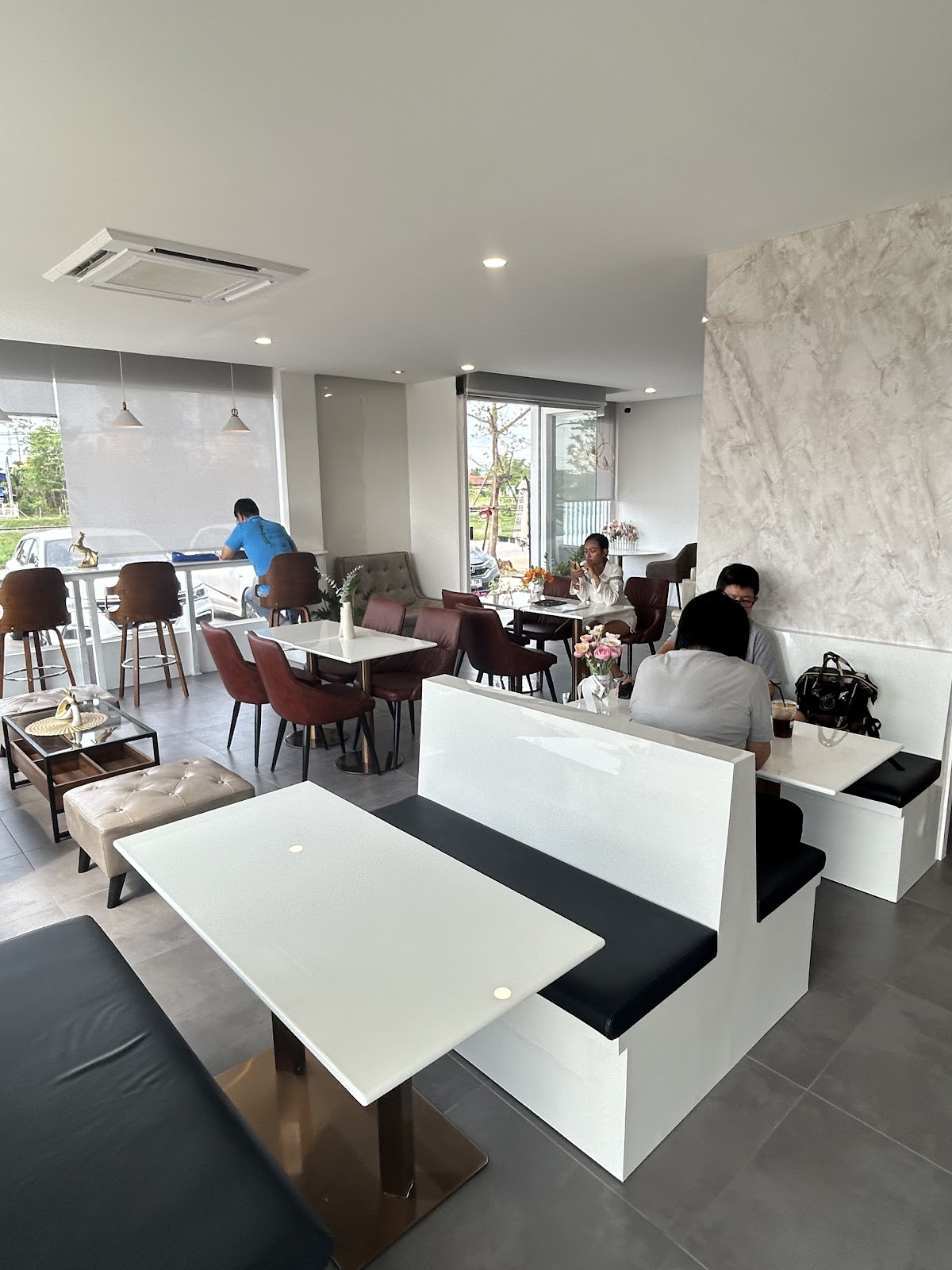 Zone Cafe - Image 1