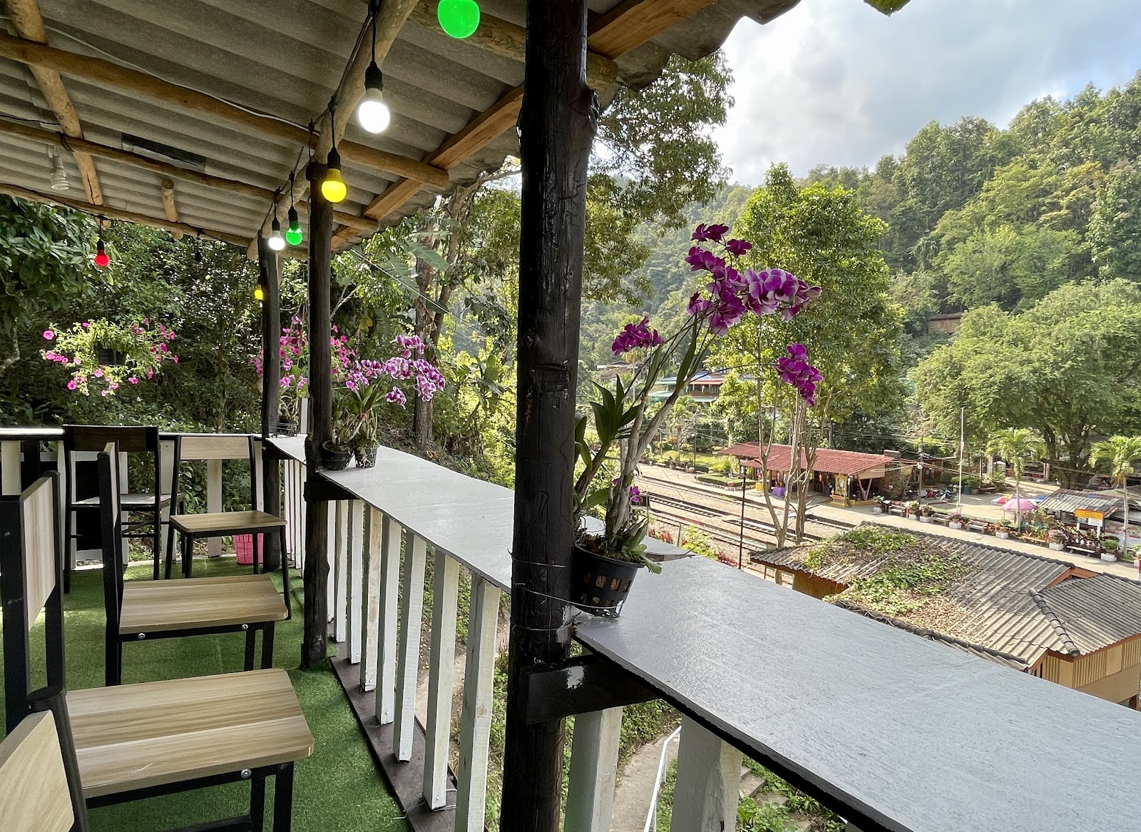 ขุนตาลวิวล์ (Khuntan View / 坤坦景观) By Uncle Tuu - Image 1