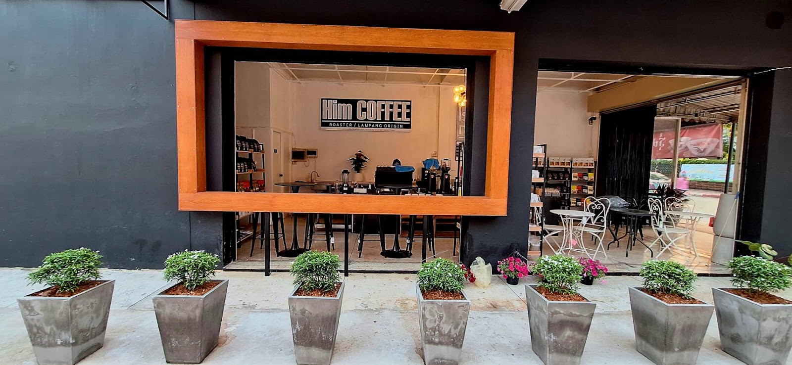 โรงคั่วกาแฟฮิม คาเฟ่ลำปาง Him Coffee Roasters Cafe Lampang - Image 1