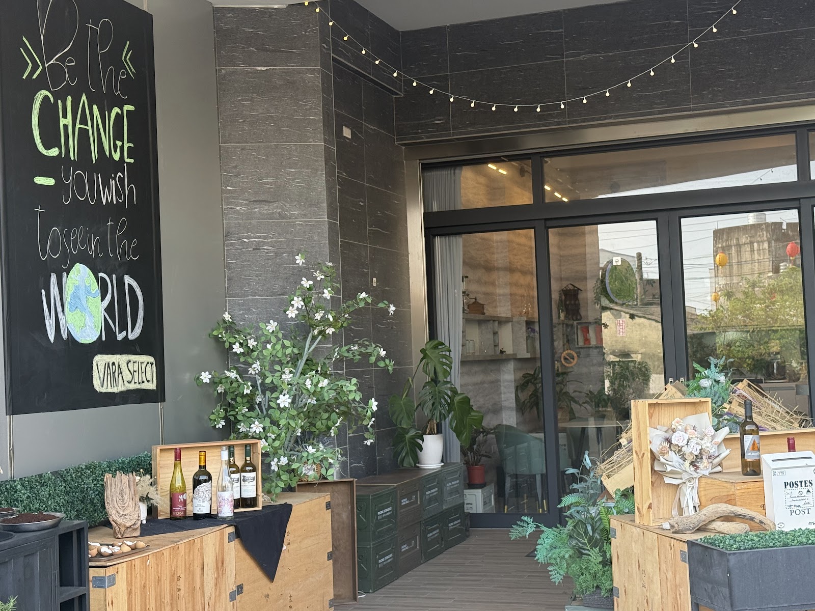 咖啡X化 VARA WINE CAFE - Image 1