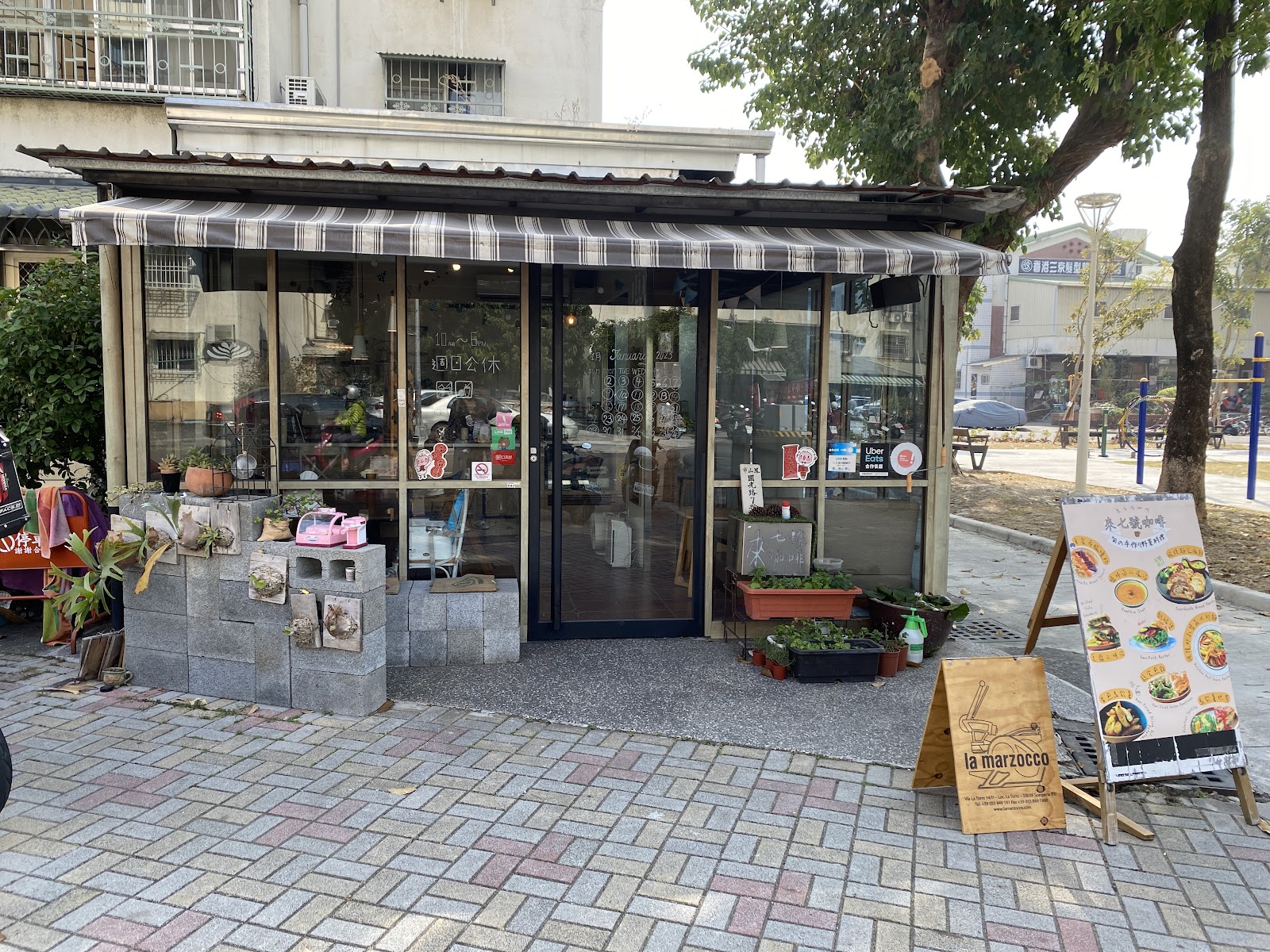 水深咖啡 Dow Café ｜水深カフェ｜鳳山咖啡｜輕食三明治｜早午餐下午茶｜手沖義式精品咖啡｜自家烘焙咖啡豆｜蔬食素食｜親子友善 - Image 1